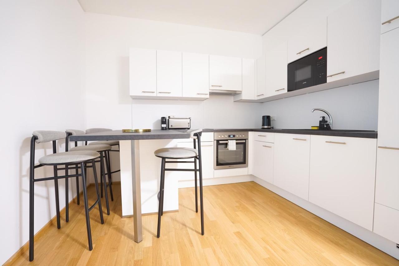 Exclusive 2-Bedroom Condo With Pool & Balcony Відень Екстер'єр фото