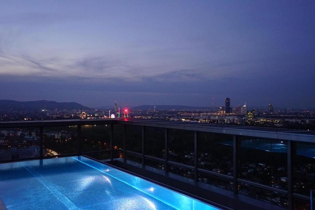 Exclusive 2-Bedroom Condo With Pool & Balcony Відень Екстер'єр фото